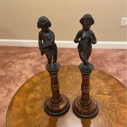 Boy And Girl Statue 