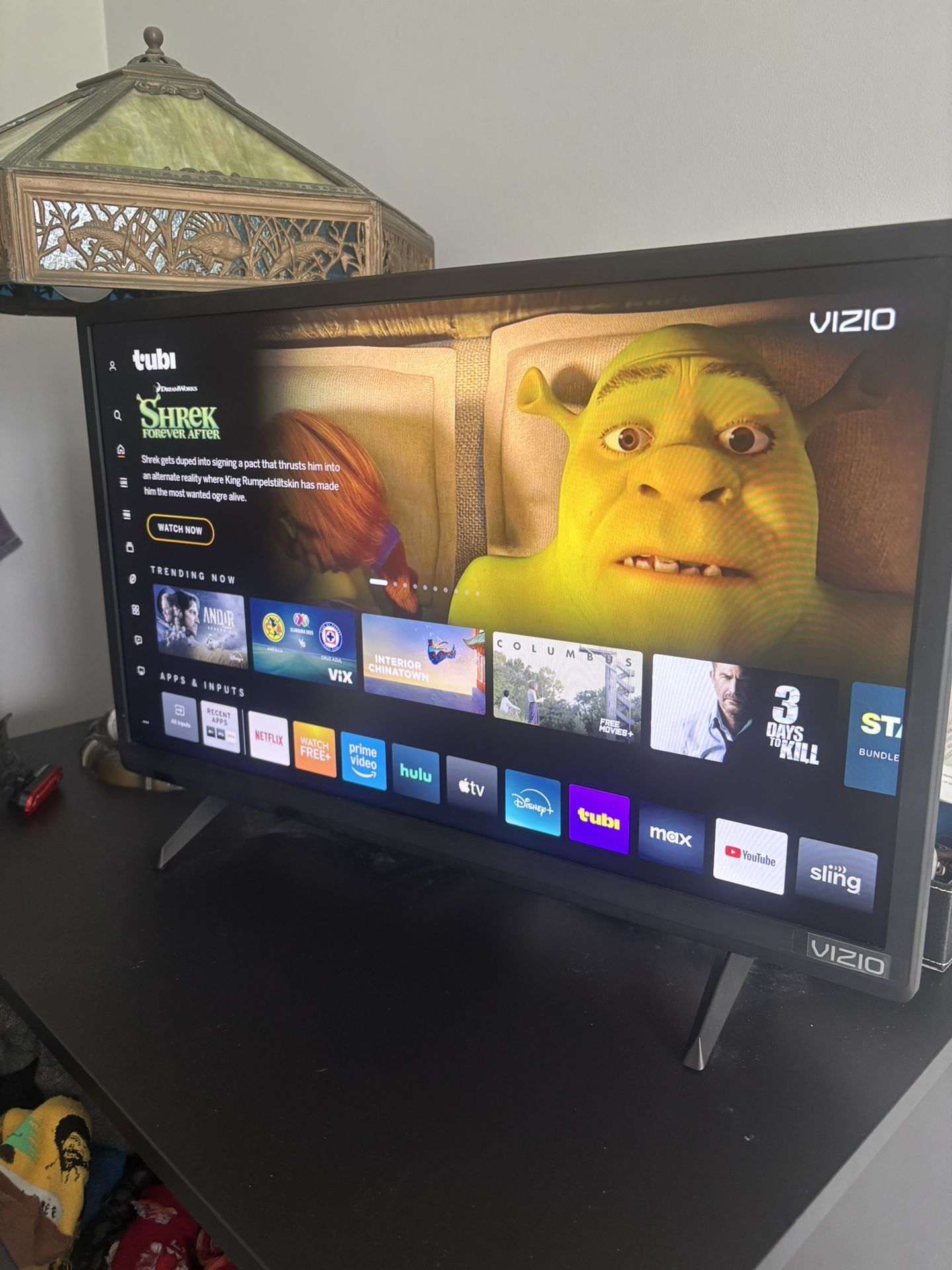 Vizio 24 Inch LED smart TV
