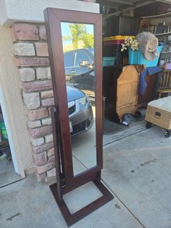 Floor Standing Mirror holder