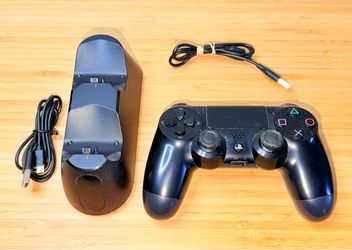 Sony PlayStation 4 Controller CUH-ZCT1 With Charging Dock & USB Cable DEFECTIVE