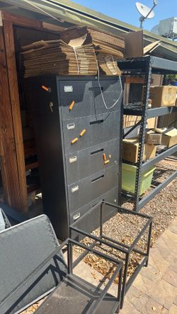 Black 5-drawer Locking Filing cabinet w/ keys
