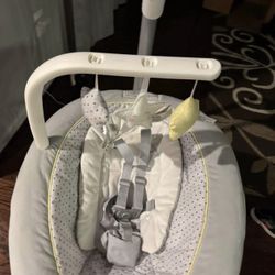 Graco Baby Swing Excellent Condition!!