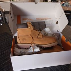 I Timberlands Size 5 New
