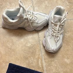 Women’s New Balance 9060