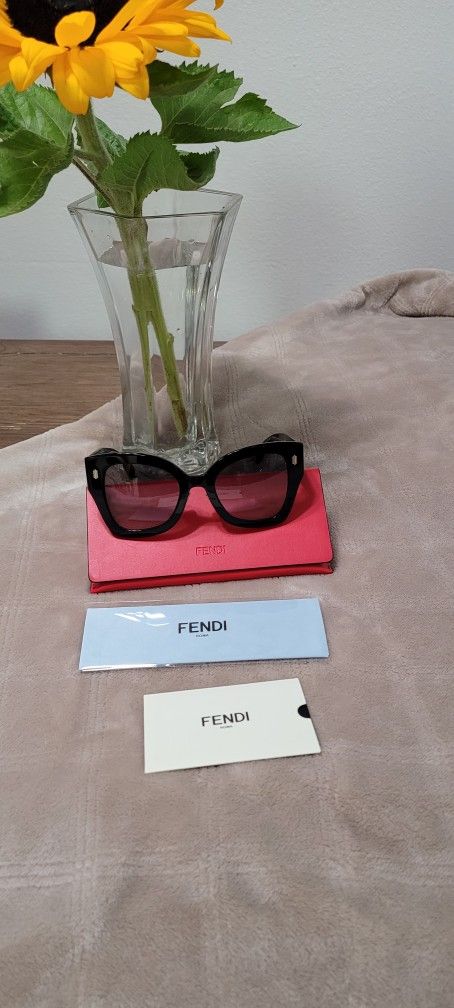 FENDI SUNGLASSES