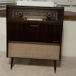 vintage 50s Grundig Majestic stereo console & Record Player Model SO 205