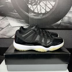 Jordan 11 Retro Low 72-10  Size 10.5