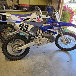 2017 Yamaha YZ 250 2-Stroke Red Sticker