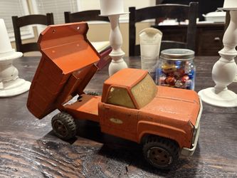 1970s Vintage Pressed Steel Tonka Orange Dumper Truck   NOT Lever Option
