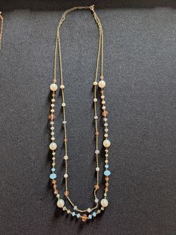 19" vintage gold tone necklace with artificial pearls