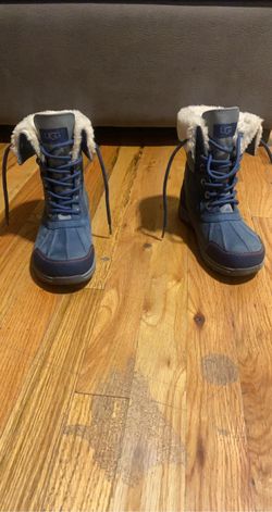 Size 2 uggs brand new
