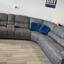 Elegant Sectional With 3 Recliners