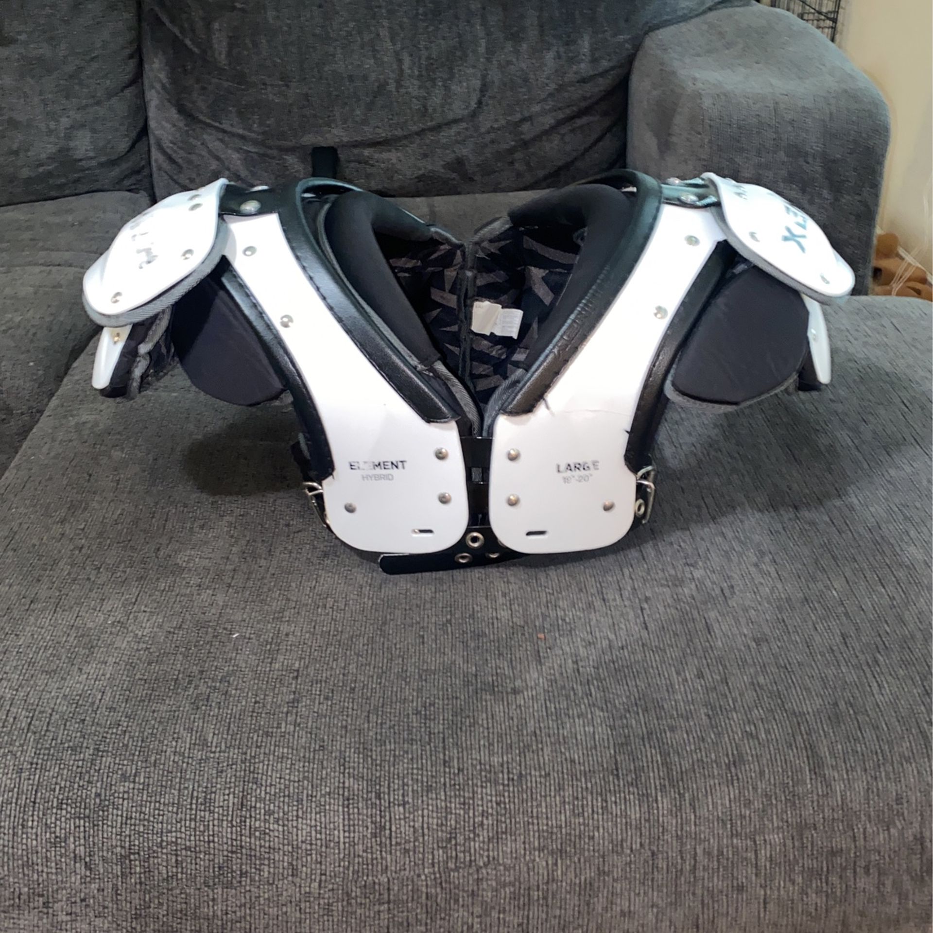 Large Xenith Lineman Elemant Shoulder Pads