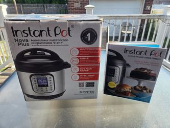 Instant Pot 6qt 9 in 1Multi Use Programmable Pressure Cooker