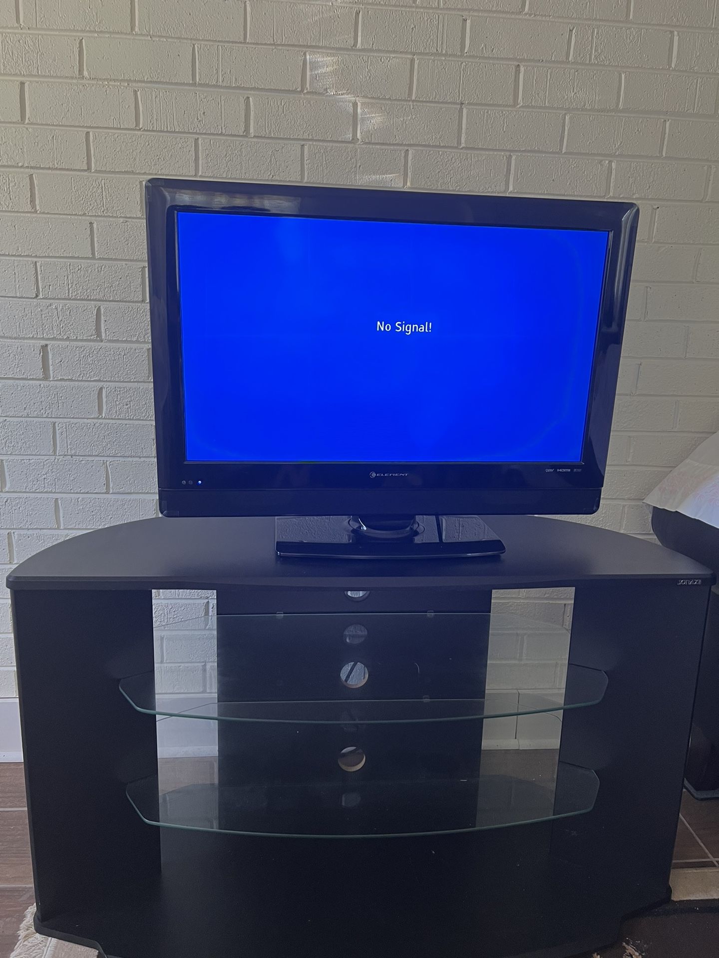 32in TV with TV stand and Home Phones
