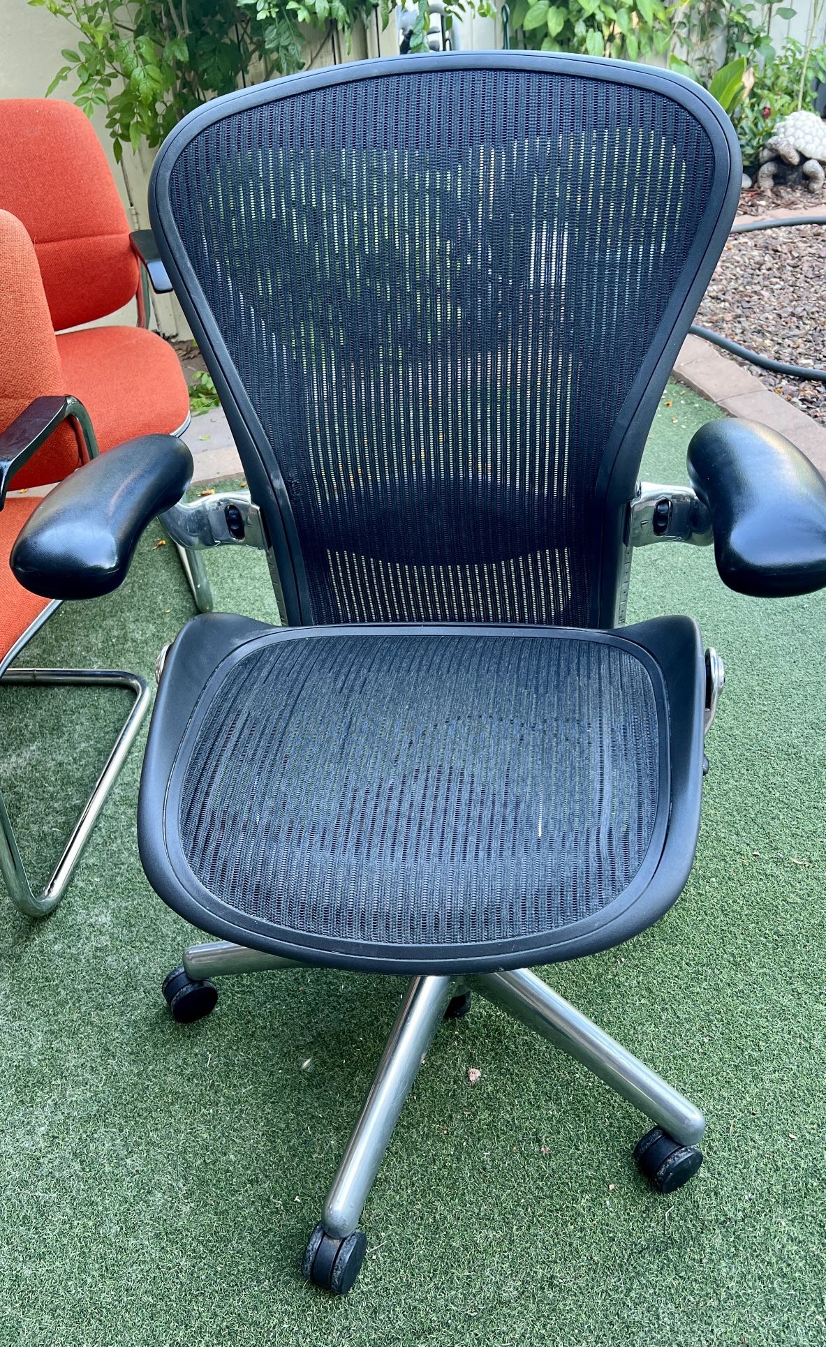 Herman Miller Aeron Size B Classic Polished Aluminum (rare) Rolling Desk Chair