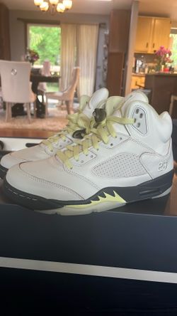 Air Jordan 5 Retro SE   Women’s Jordan 5 Sail/Luminous Green”