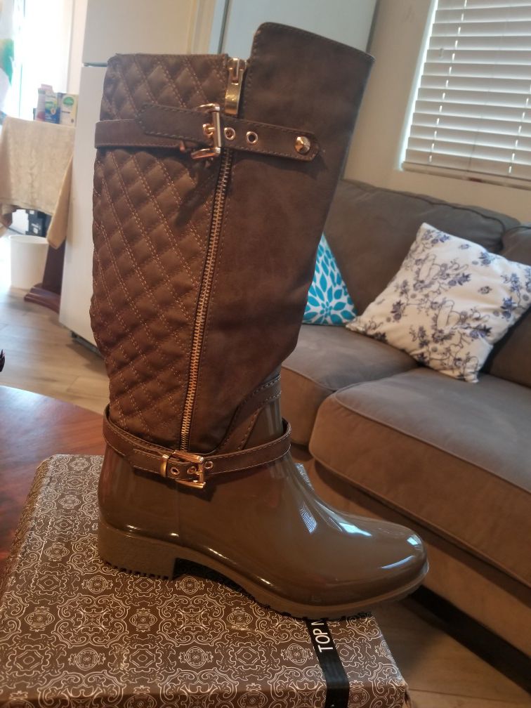 Rain boots for women size 6 and 9