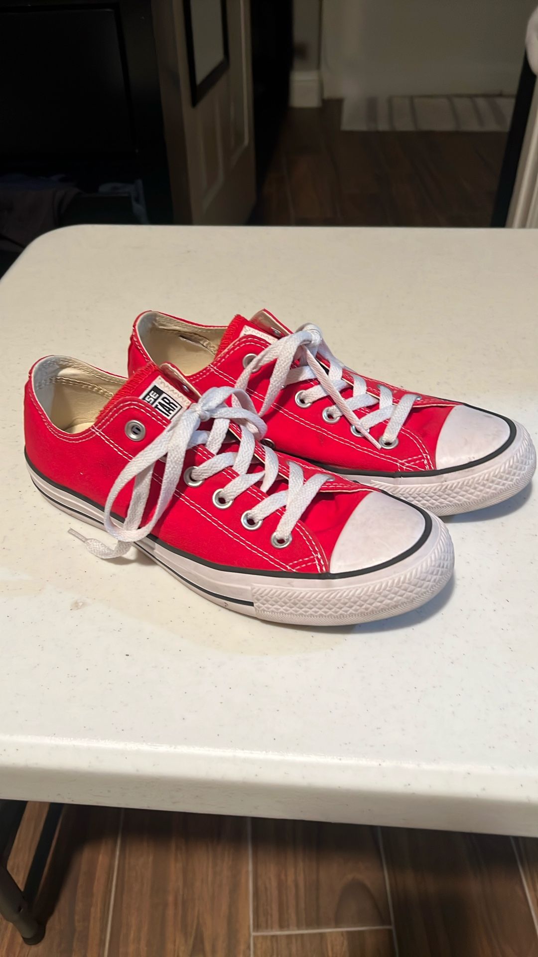 Converse  Women Size 8 