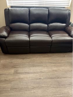 COUCH AND LOVESEAT