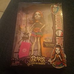 Monster High "Scaries City  Of Frights  2011