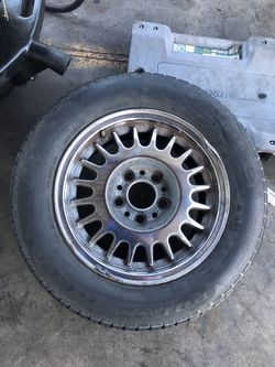 E20 rim and tire with caps