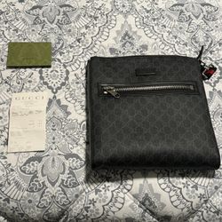 Gucci GG Messenger Bag Authentic