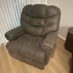Oversized Living Spaces Recliner