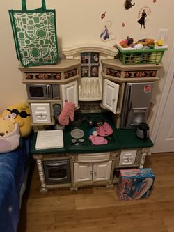 step 2 kitchen center with accessories 