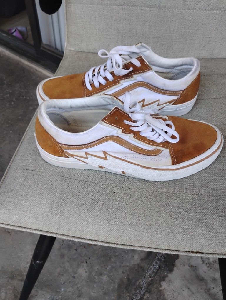 Lighting Vans With Box Size 10