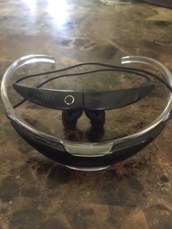 Samsung Gear Bluetooth headphones