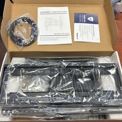 Full Motion Single Stud TV Mount Up To 55"