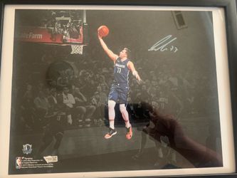 Luka Doncic Fanatics Auto