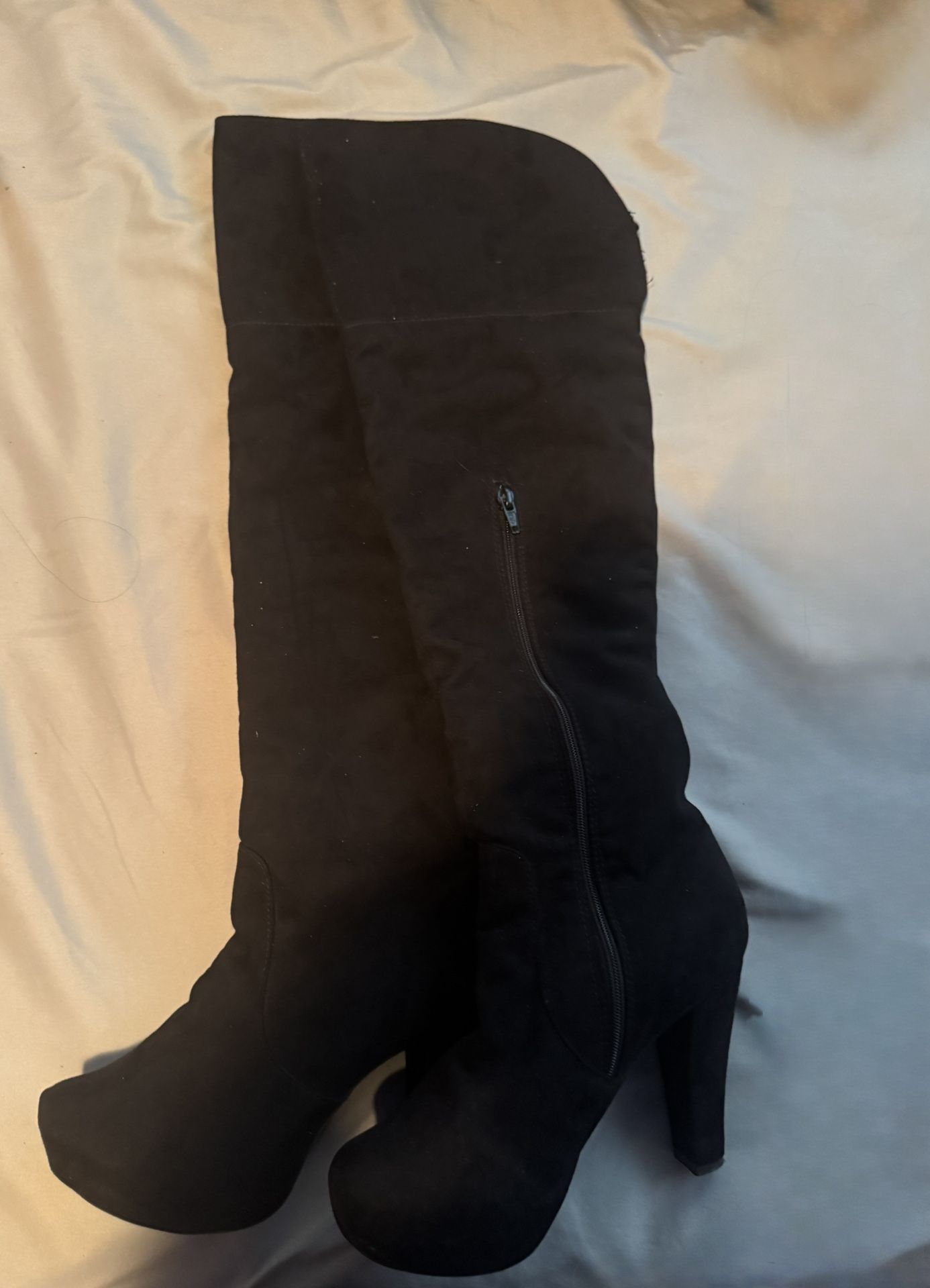 Black Knee High High Heeled Boots