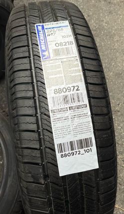 225/65r17 Michelin Defender 2