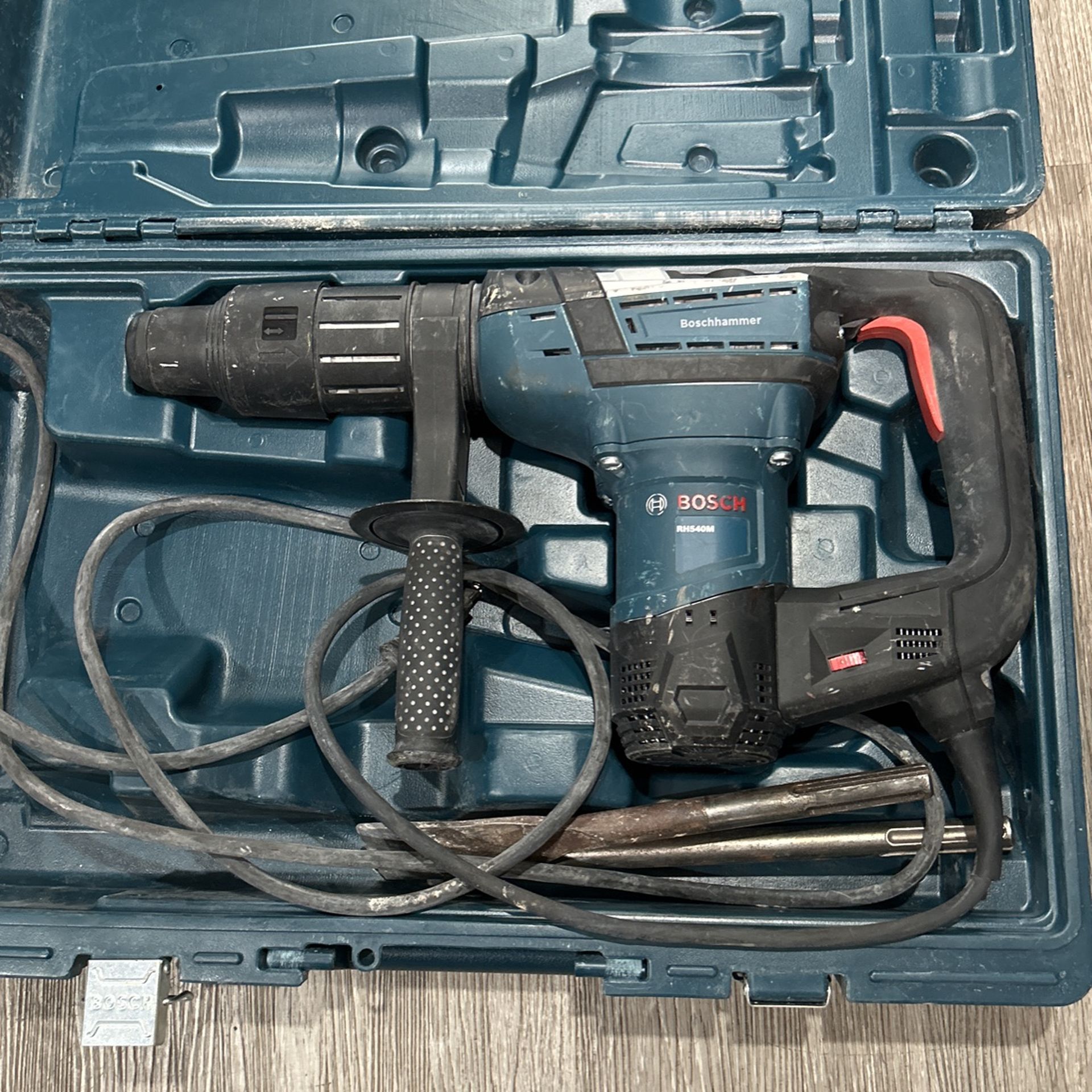 BOSCH DEMOLITION HAMMER