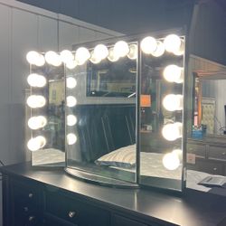 Tri Fold Vanity Mirror