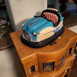 Bumper car, radio and cassette player Lights come on in front and https://offerup.com/redirect/?o=YmFjay5Bcw== you can see , the steering wheel turns 