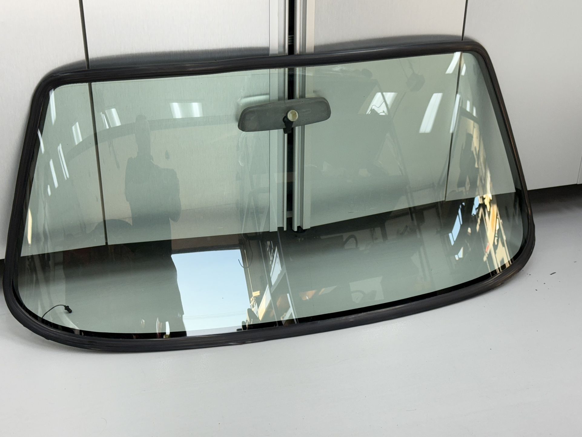 Windshield For Porsche 911 964. Original Porsche Sigla Glass.