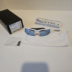 Oakley Youth OJ9005 Flak Xs Kids sunglasses. Good condition. See picture for size and condition. Comes with what ever you see in the picture 