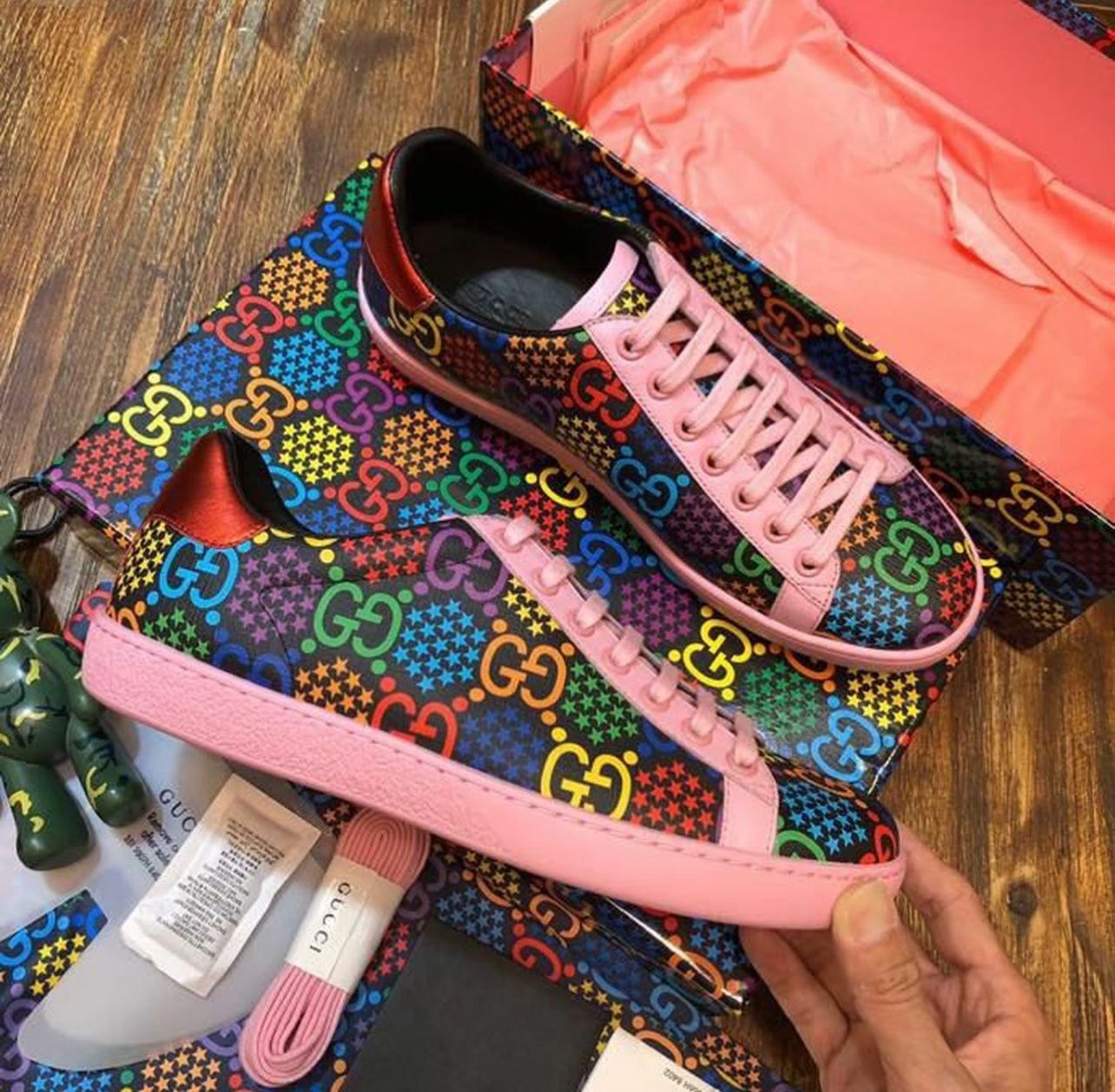 Gucci Psychedelic Ace Sneakers 603697 Calfskin Leather Spring/Summer 2020 Collection, Pink Women Shoes (Read Description Below)