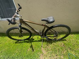 Specialized Crosstrail Bicycle