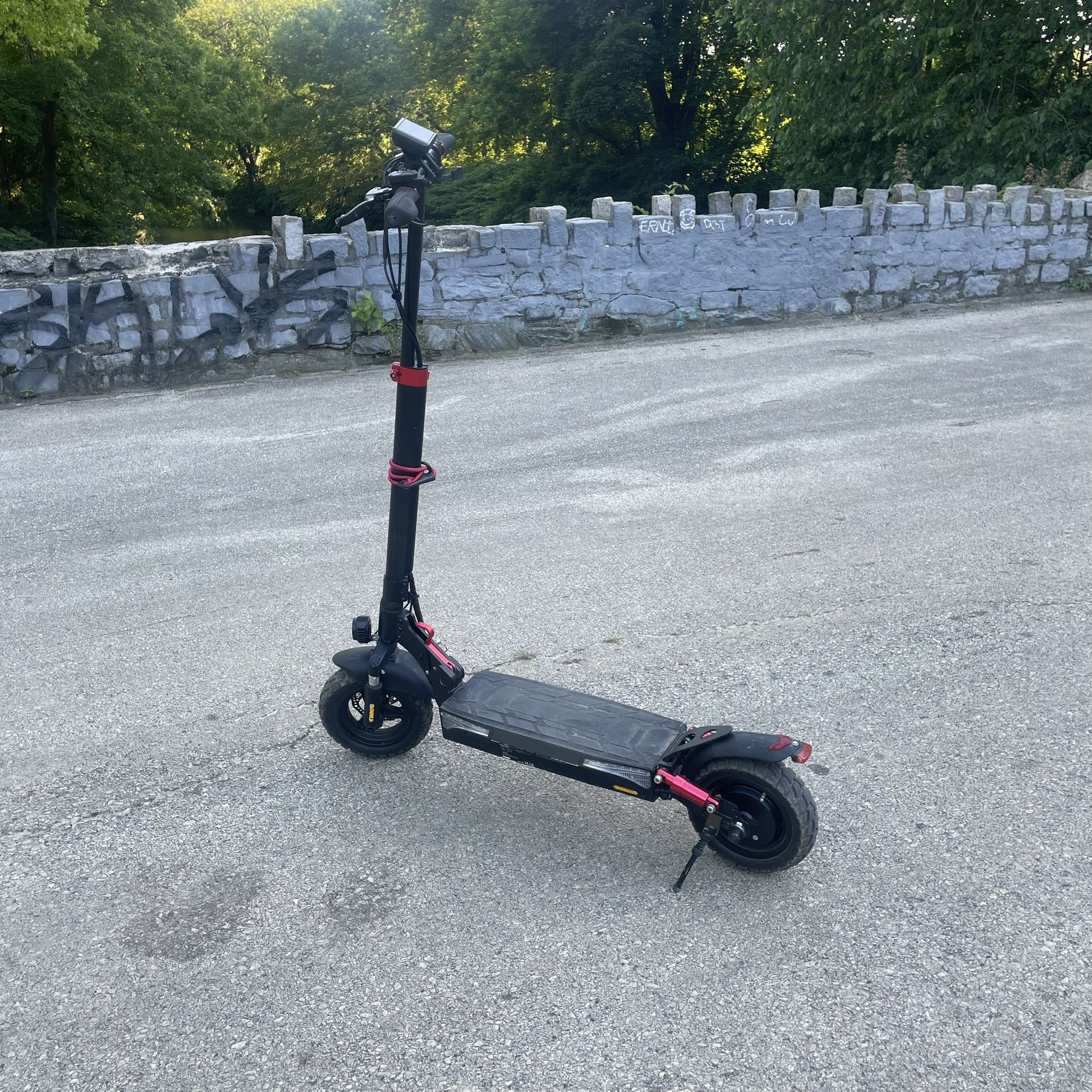 iScooter Electric Scooter, 10" Tires, 800W Motor E-Scooter Up to 25/28 Miles Range, Top Speed 24/28 MPH, Adjustable Handlebar Height, Folding Commutin