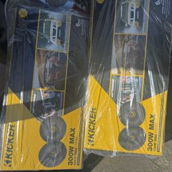 2 Sets of kicker Car door speakers 