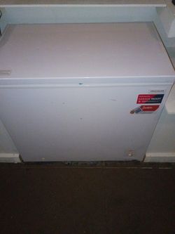 Frigidaire ice chest