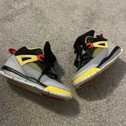 KIDS AIR JORDAN SPIZZIKES  Size 9C 