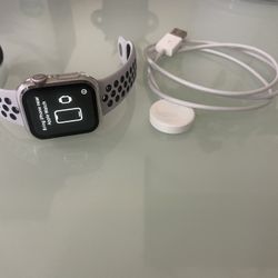 Apple Watch Series 6 GPS + Cellular 40mm