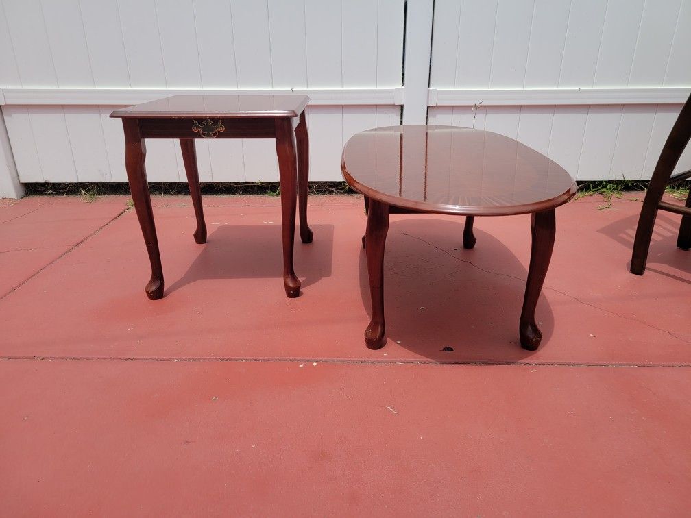 Coffee and end table set for sale
