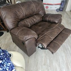 Huge Comfy Big Chair