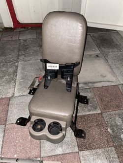 2003-06 Silverado center seat with glove box